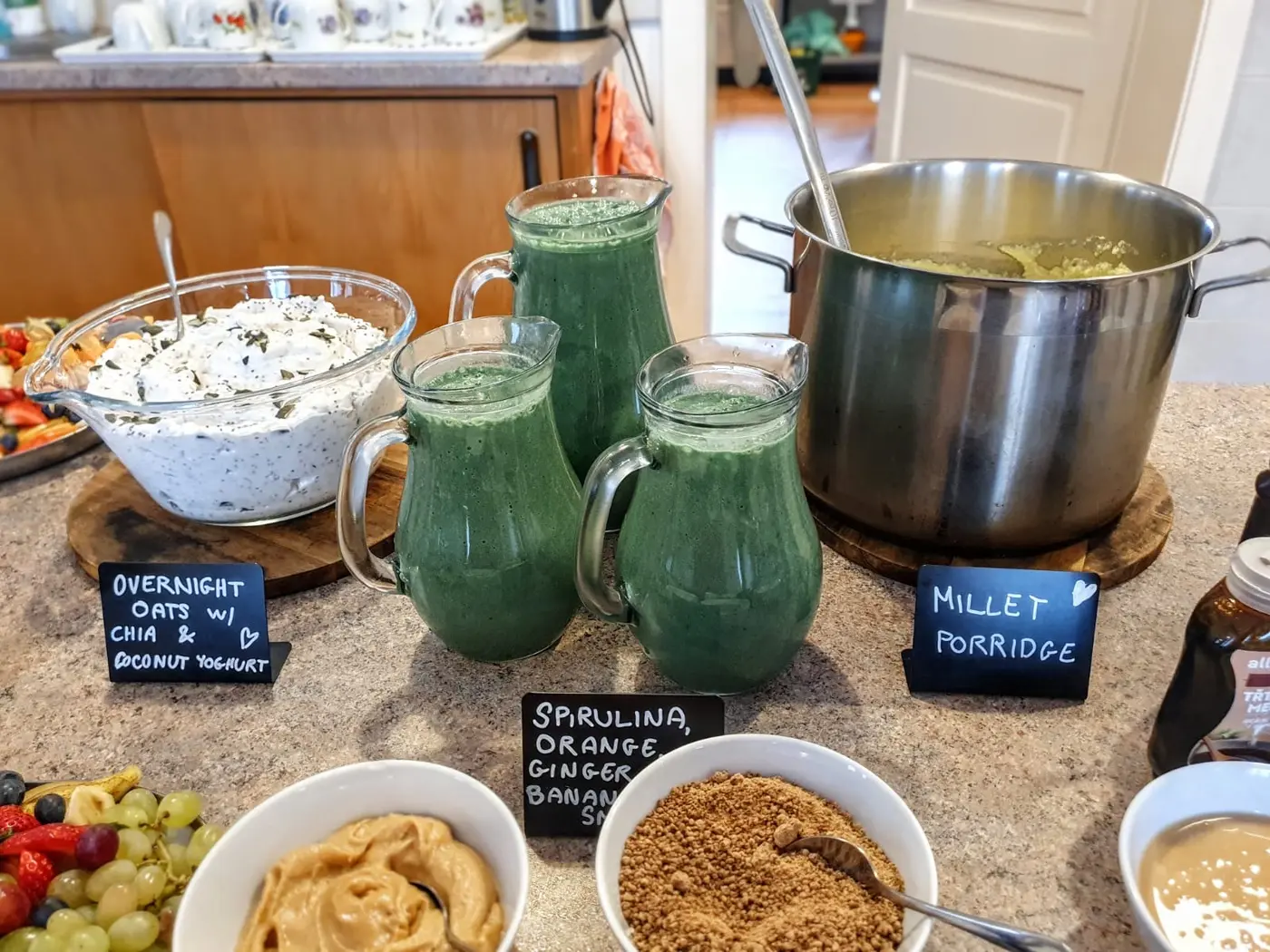 Plant-based smoothies, porridge and breakfast accompaniments